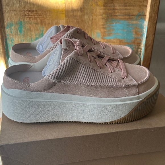 UGG Blush Pink Platform Sneakers - Picture 2 of 6